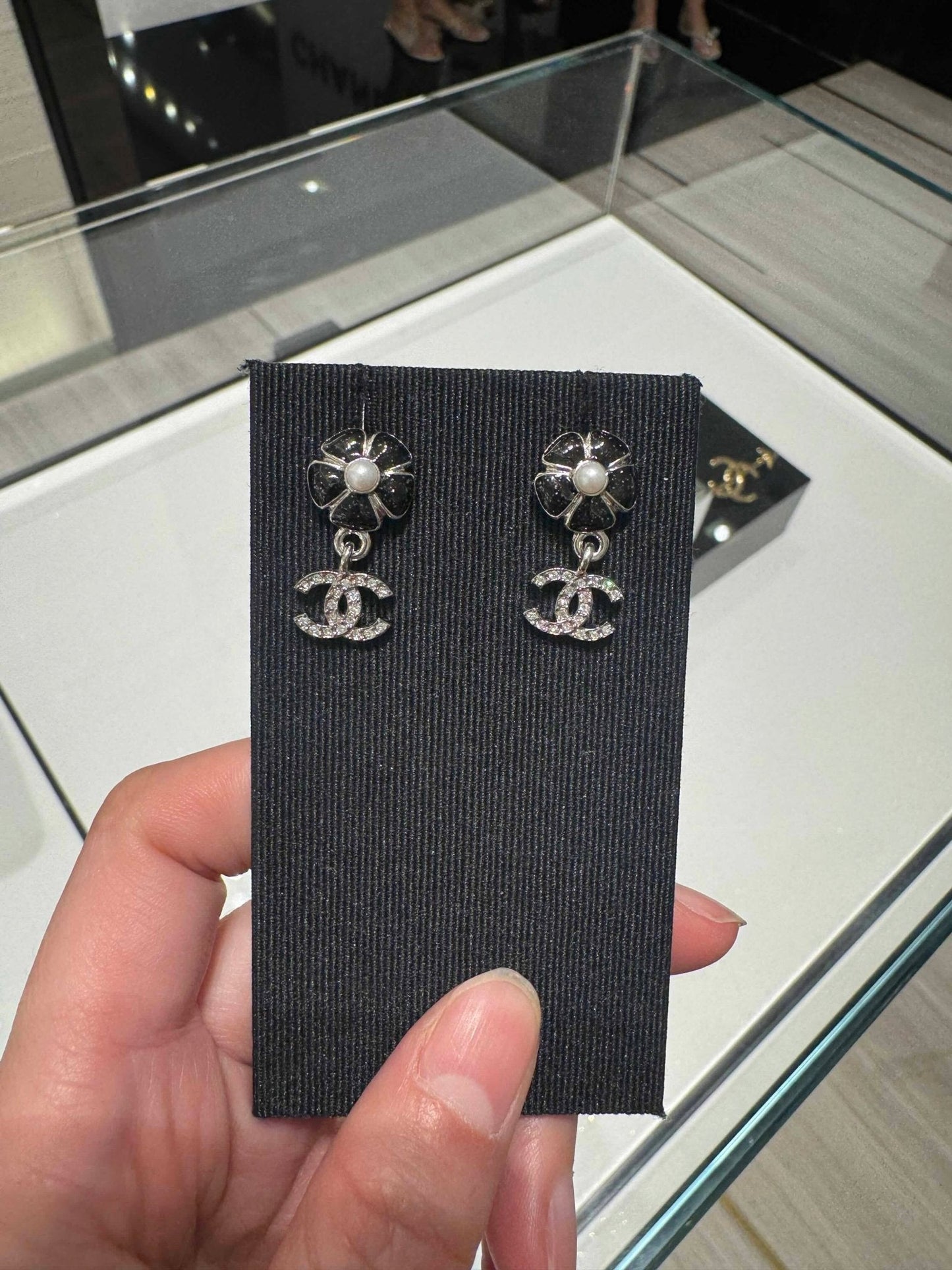 CHANEL CC Crystal & Pearl Camellia Drop Earrings(Black/Silver)