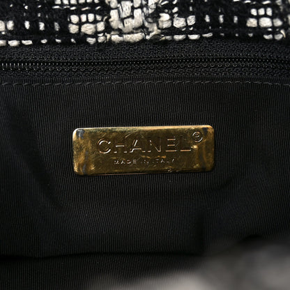 Tweed Quilted Maxi Chanel 19 Flap Black White