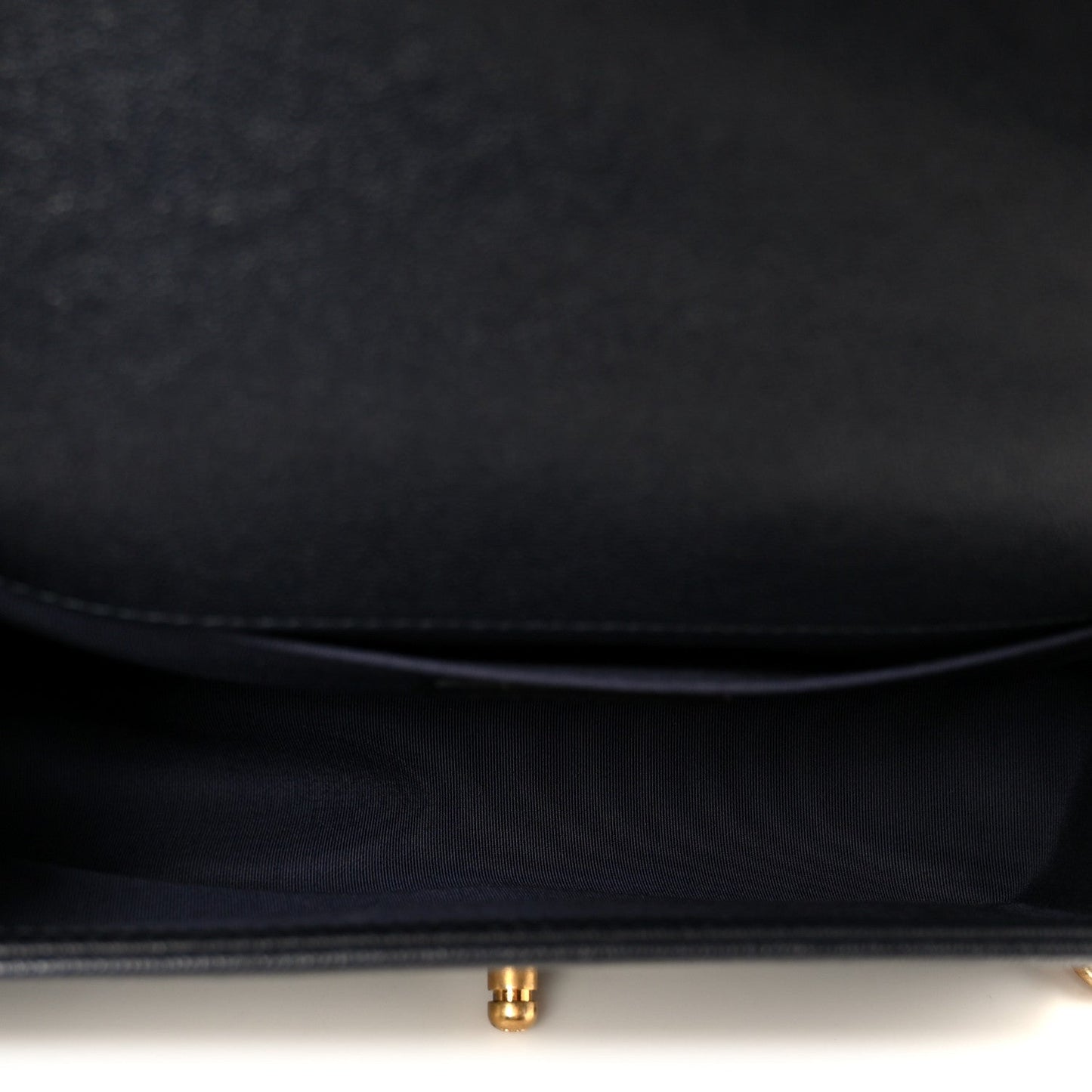 Caviar Quilted Medium Boy Flap Navy