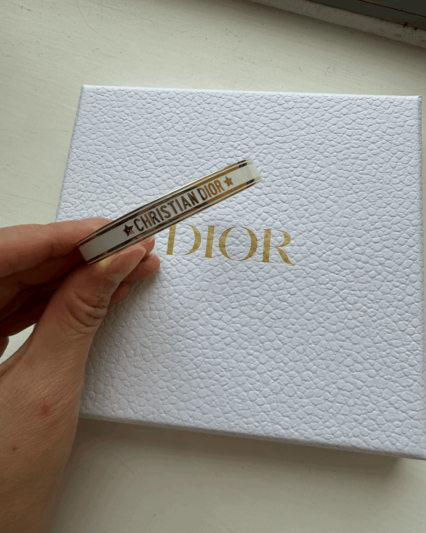 CHRISTIAN DIOR Dior Code Bangle Gold-Finish Metal(White)
