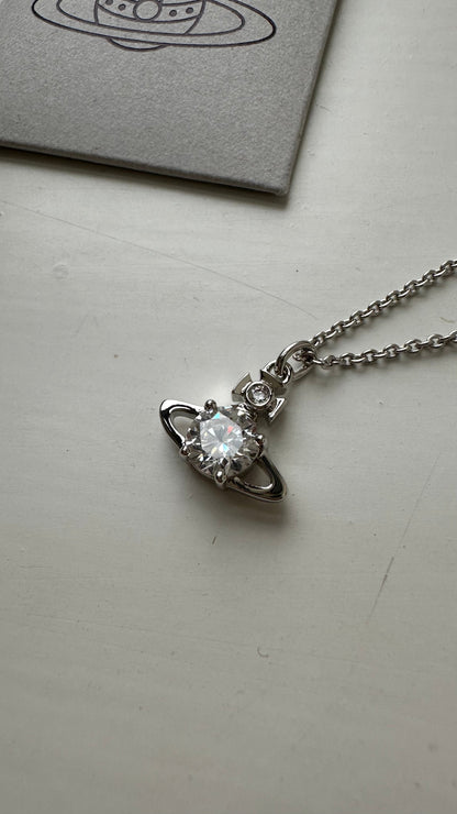 VIVIENNE WESTWOOD Reina Pendant Necklace Brass(2 Colors)