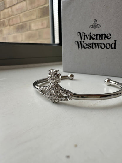 VIVIENNE WESTWOOD Grace Bas Relief Open Bangle Brass(Silver)