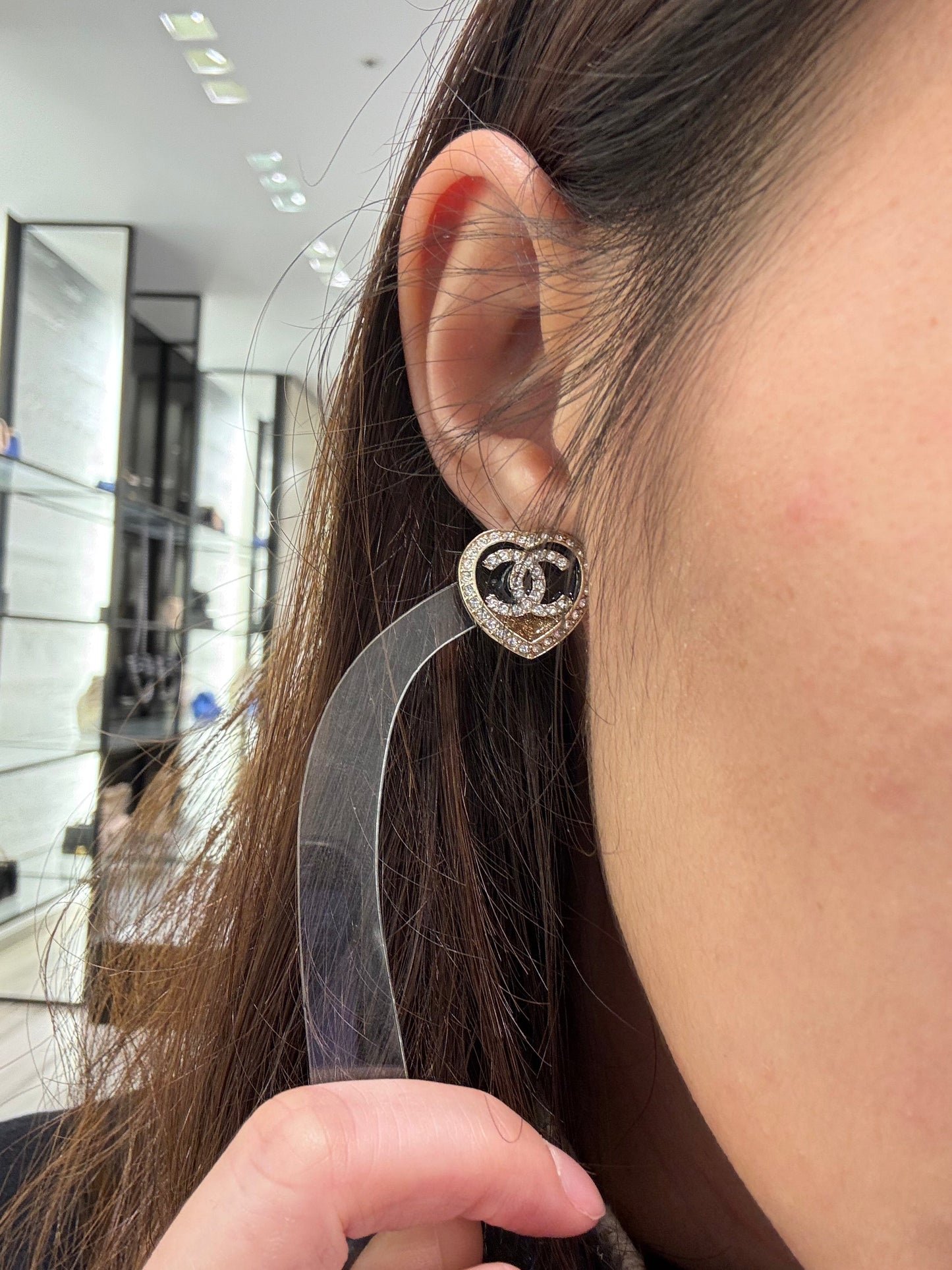 CHANEL Heart Earrings(Black/Gold)