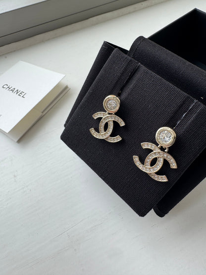 CHANEL Silver CC Crystal Earrings(Silver)