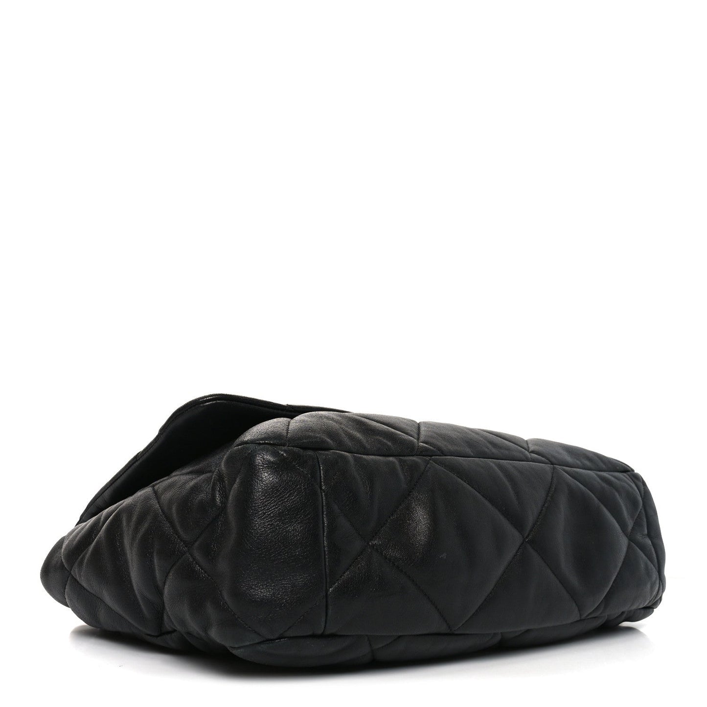 Lambskin Quilted Maxi Chanel 19 Flap Black