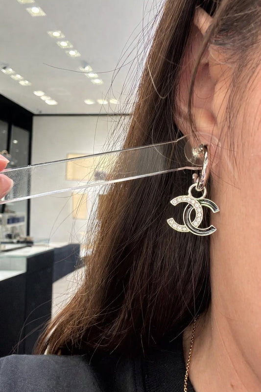 CHANEL Black and Silver CC Earrings(Black/Silver)