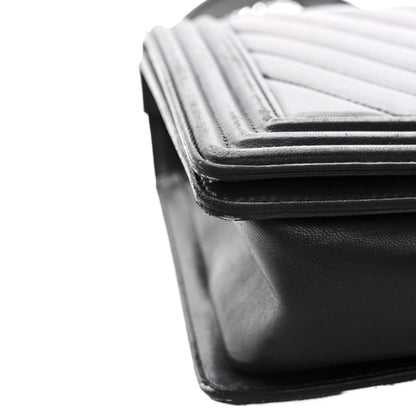 Calfskin Chevron Quilted New Medium Boy Flap Black