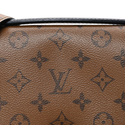 Reverse Monogram Pochette Metis