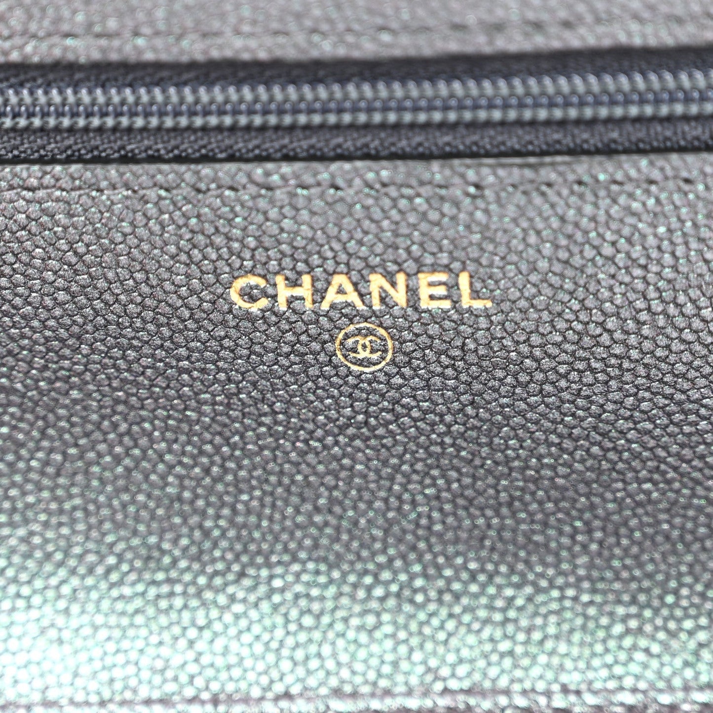 Iridescent Caviar Quilted Wallet On Chain WOC Green