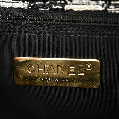Tweed Quilted Medium Chanel 19 Flap Black Ecru White