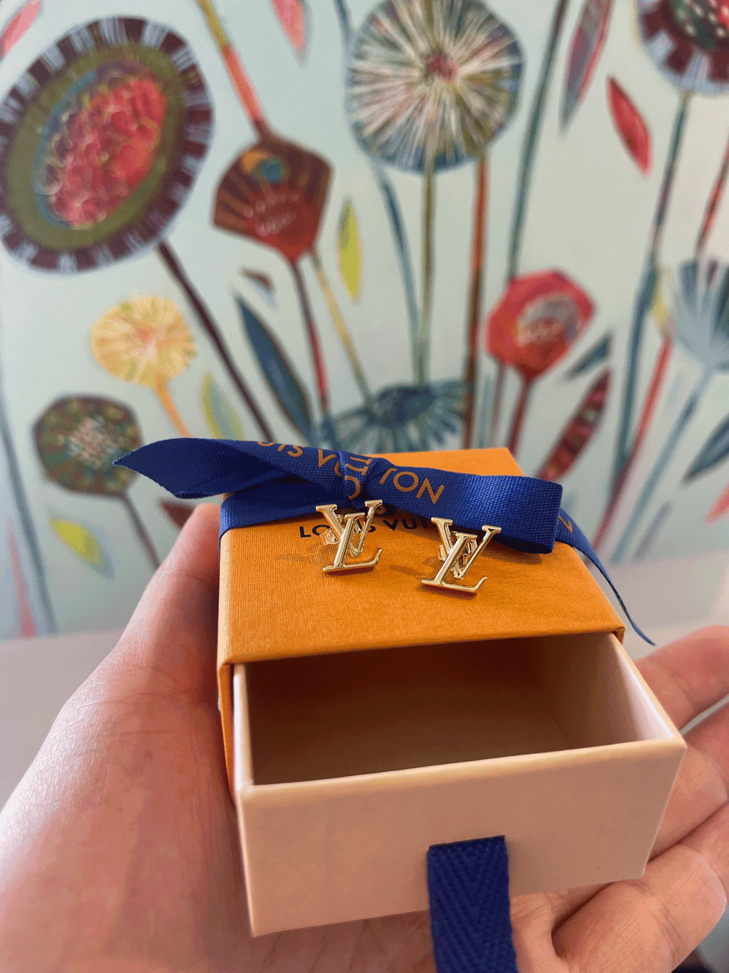 LOUIS VUITTON M00743 Iconic Earrings Metal(Gold)