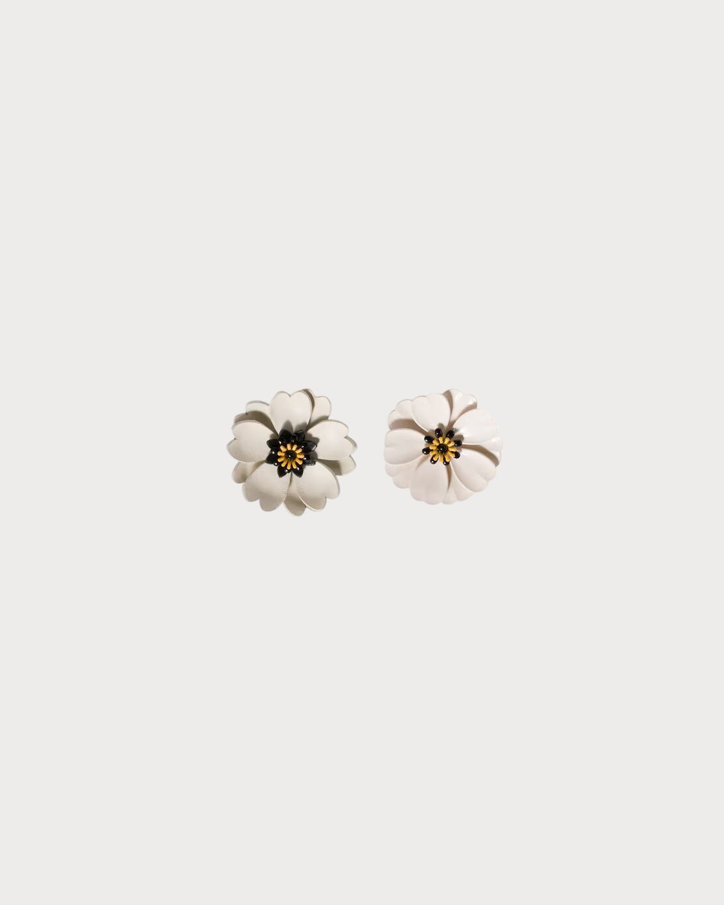 MIU MIU Metal and Leather Earrings(White)